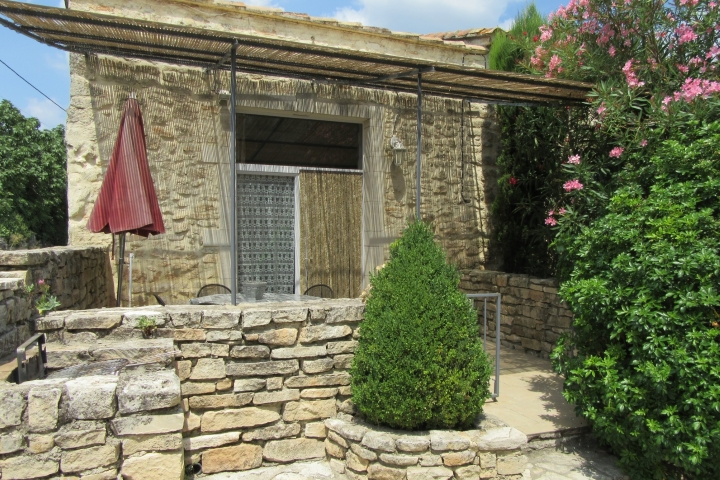 Gîte for four people with a private swimming pool